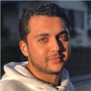 Se ofrecen clases de informática básica, redes, programación ofimática, configuración de servicios